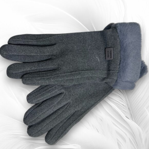 Gray Winter Gloves for Women Elegant Touchscreen Gloves with Faux Fur Cuffs - Picture 4 of 5